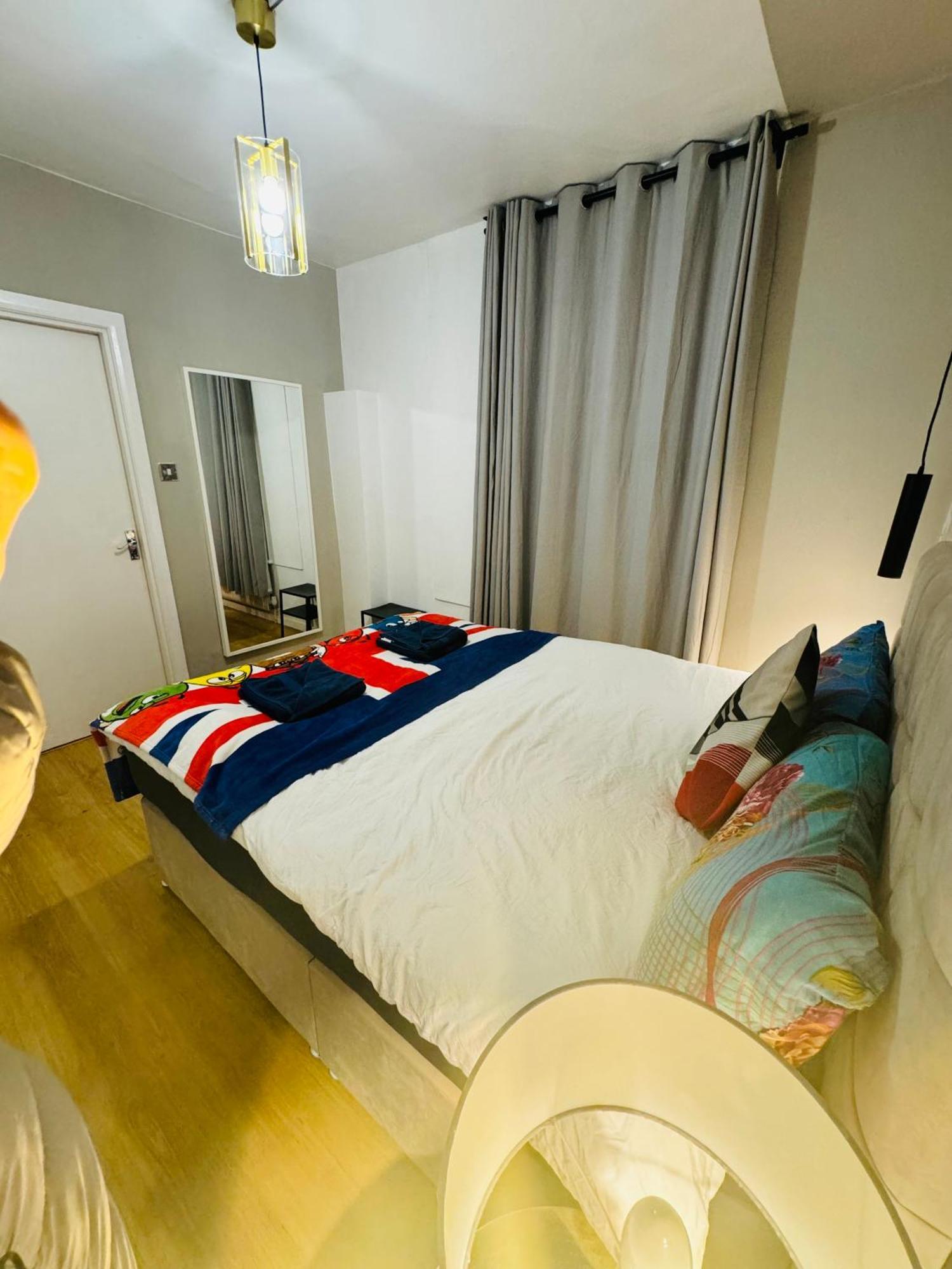 Elephant And Castle One Bedroom Apartment London
