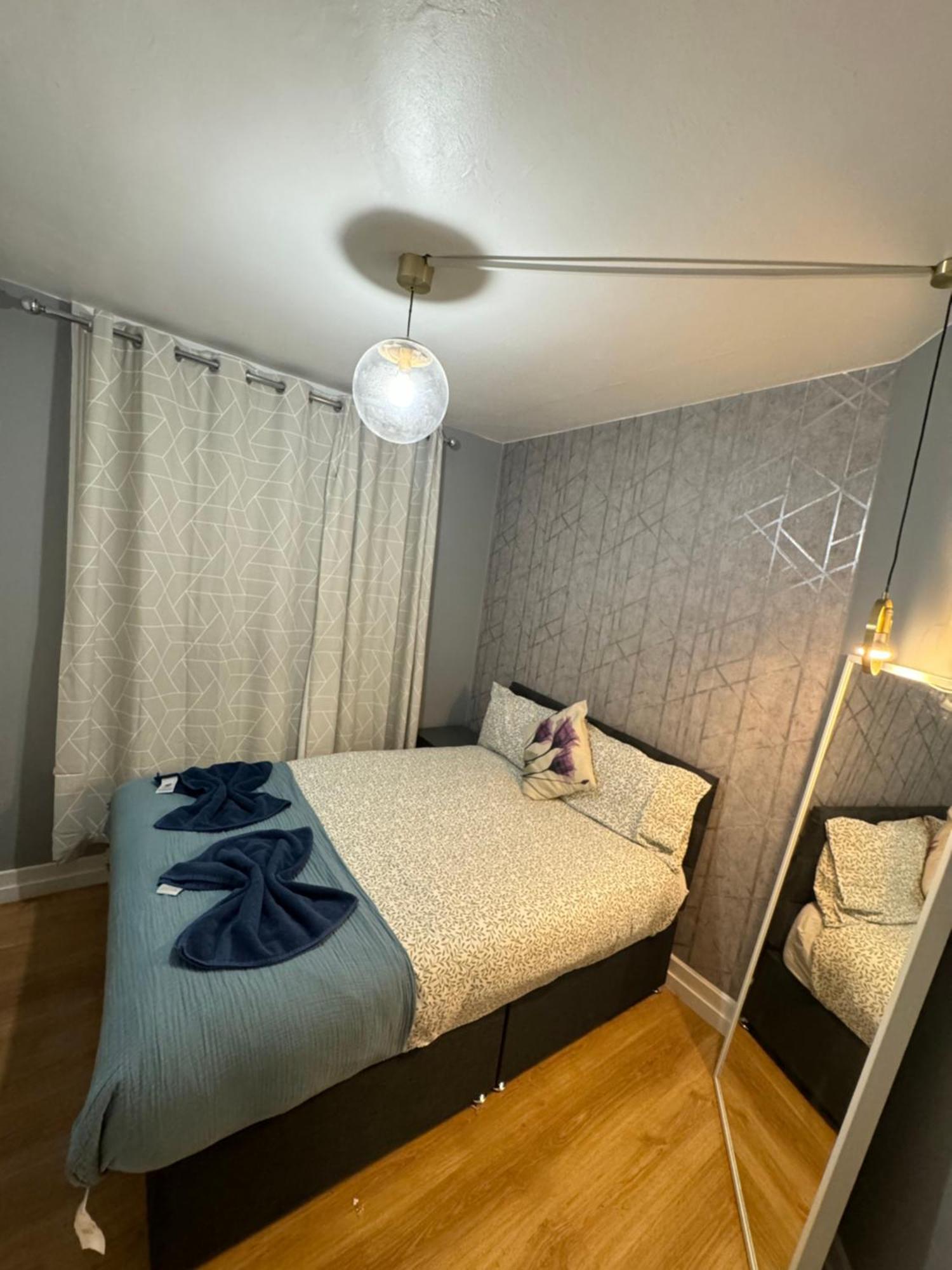 Elephant And Castle One Bedroom Apartment London